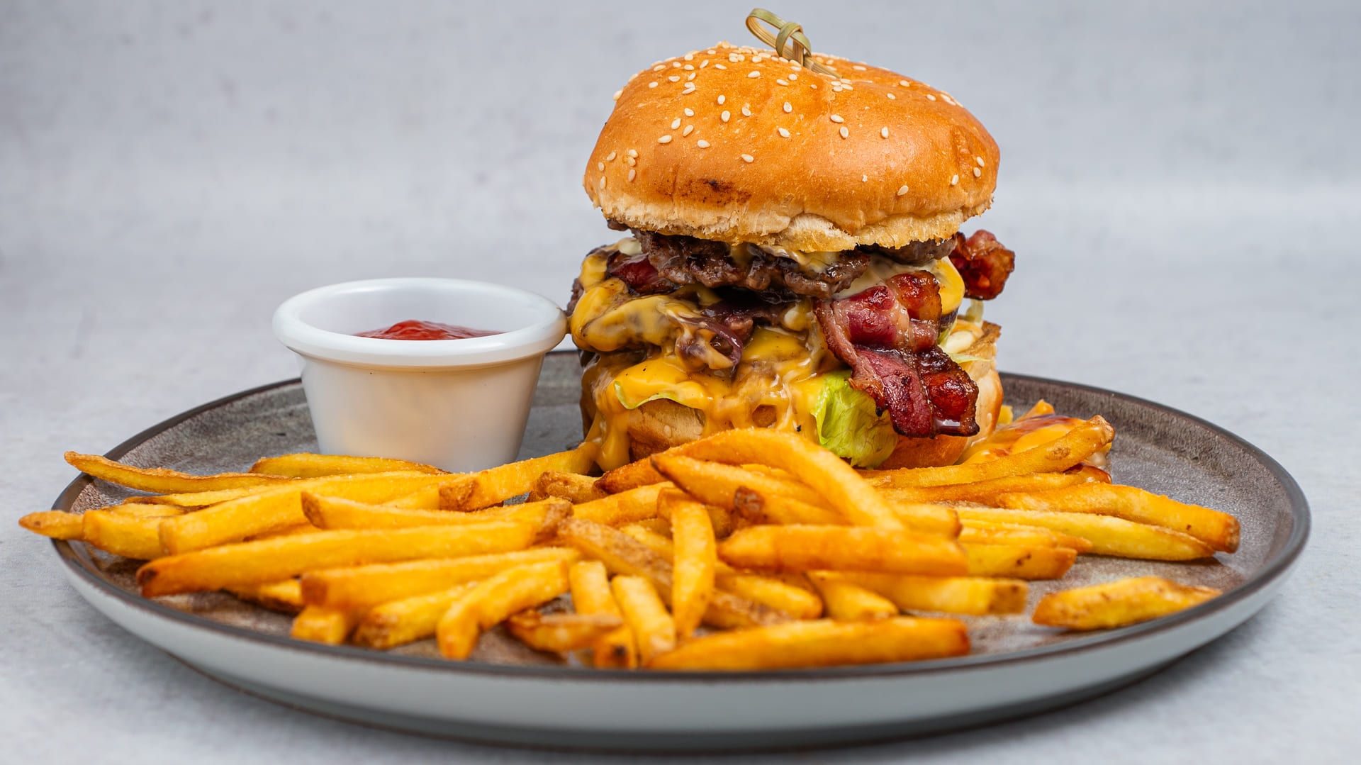 Plavi Angus Triple Burger